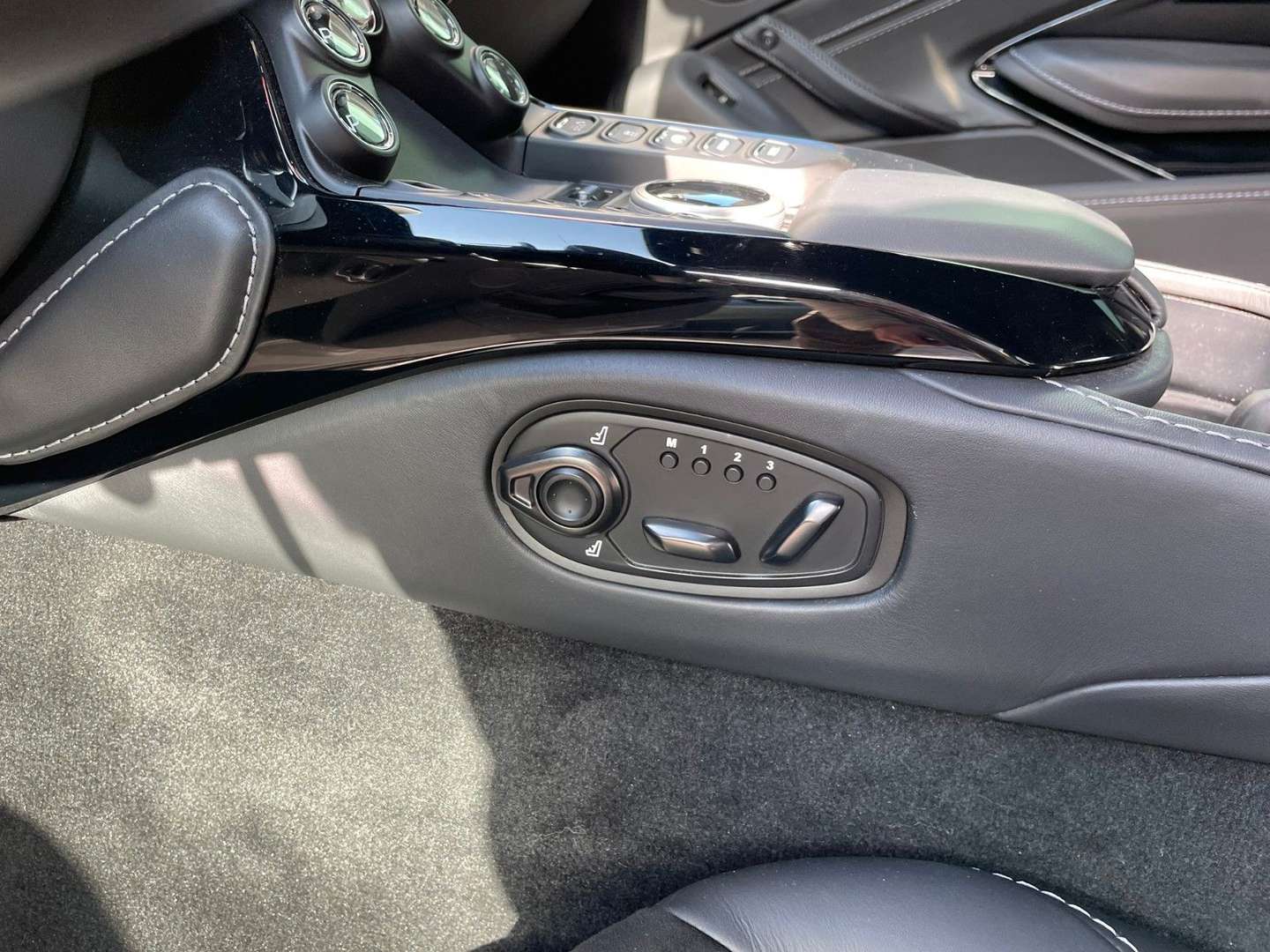 Aston Martin V8 4.0 V8 - 2023 - Joinsteer - #7