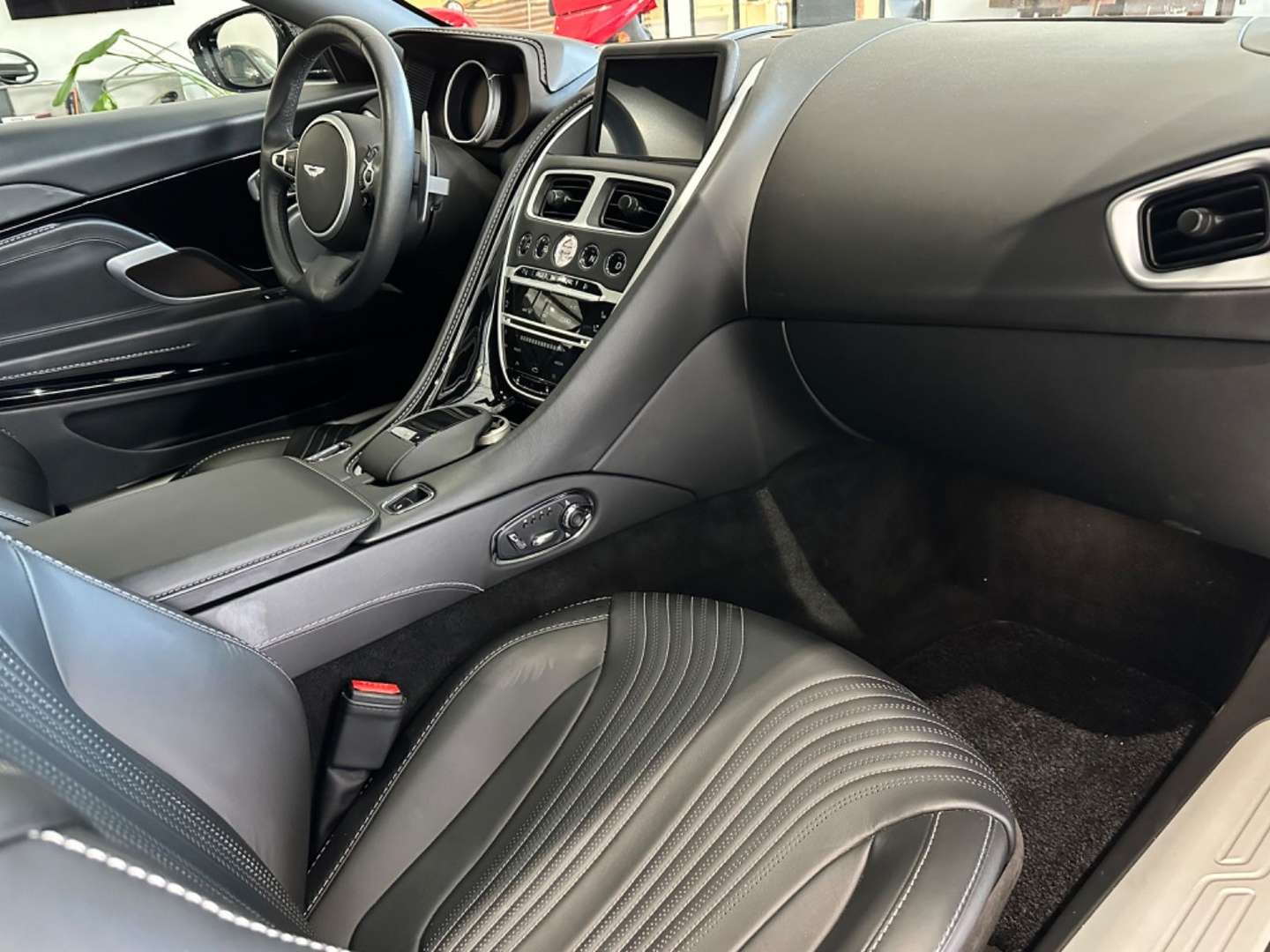 Aston Martin DB11 Volante 4.0 V8 Tech Pack - 2020 - Joinsteer - #35