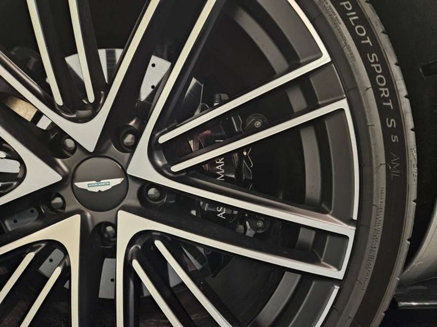 Aston Martin DB11 Volante V8 4.0 - 2025 - Joinsteer - #8