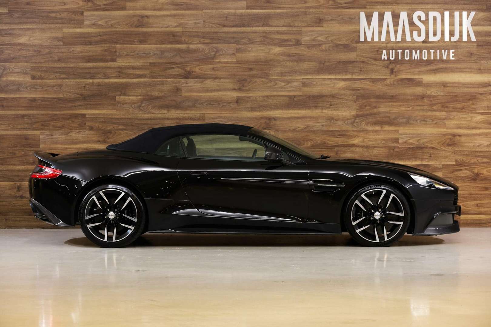 Aston Martin Vanquish Volante 6.0 V12 CarbonBlack - 2015 - Joinsteer - #6
