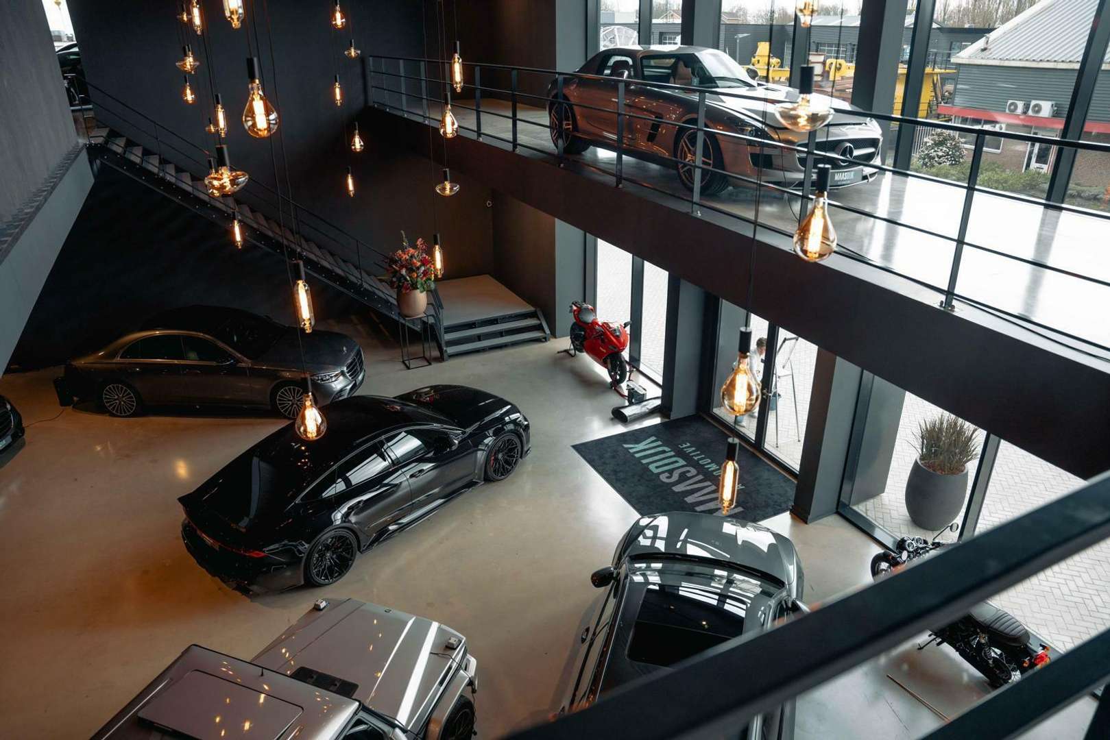 Aston Martin Vanquish Volante 6.0 V12 CarbonBlack - 2015 - Joinsteer - #9