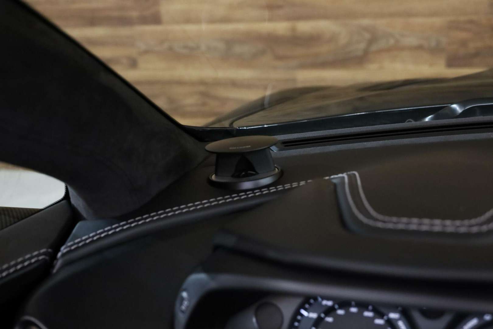 Aston Martin Vanquish Volante 6.0 V12 CarbonBlack - 2015 - Joinsteer - #23