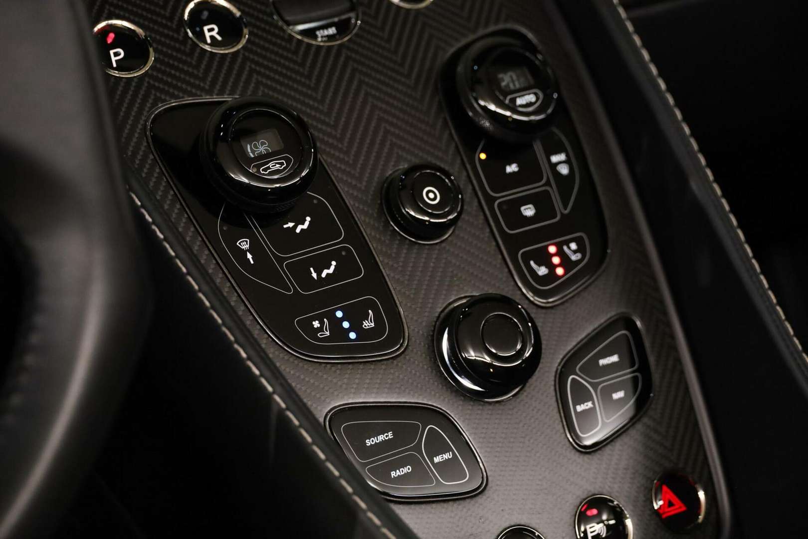 Aston Martin Vanquish Volante 6.0 V12 CarbonBlack - 2015 - Joinsteer - #27