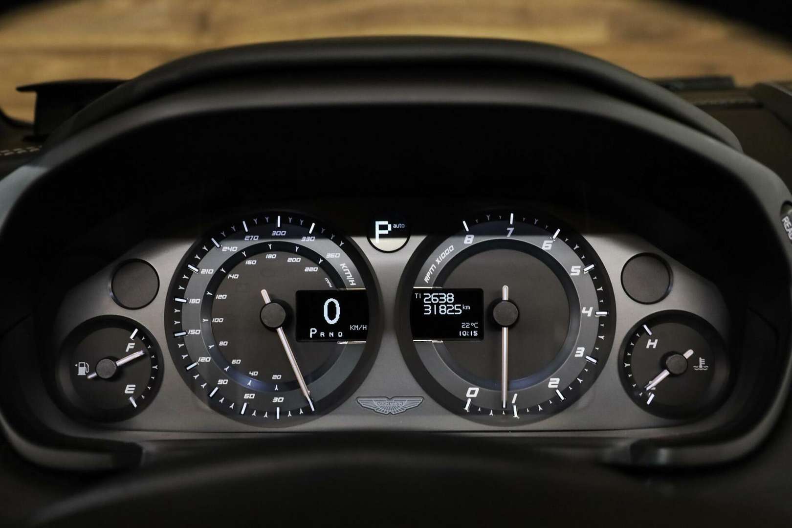 Aston Martin Vanquish Volante 6.0 V12 CarbonBlack - 2015 - Joinsteer - #30