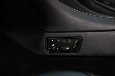 Aston Martin Vanquish Volante 6.0 V12 CarbonBlack — photo 32