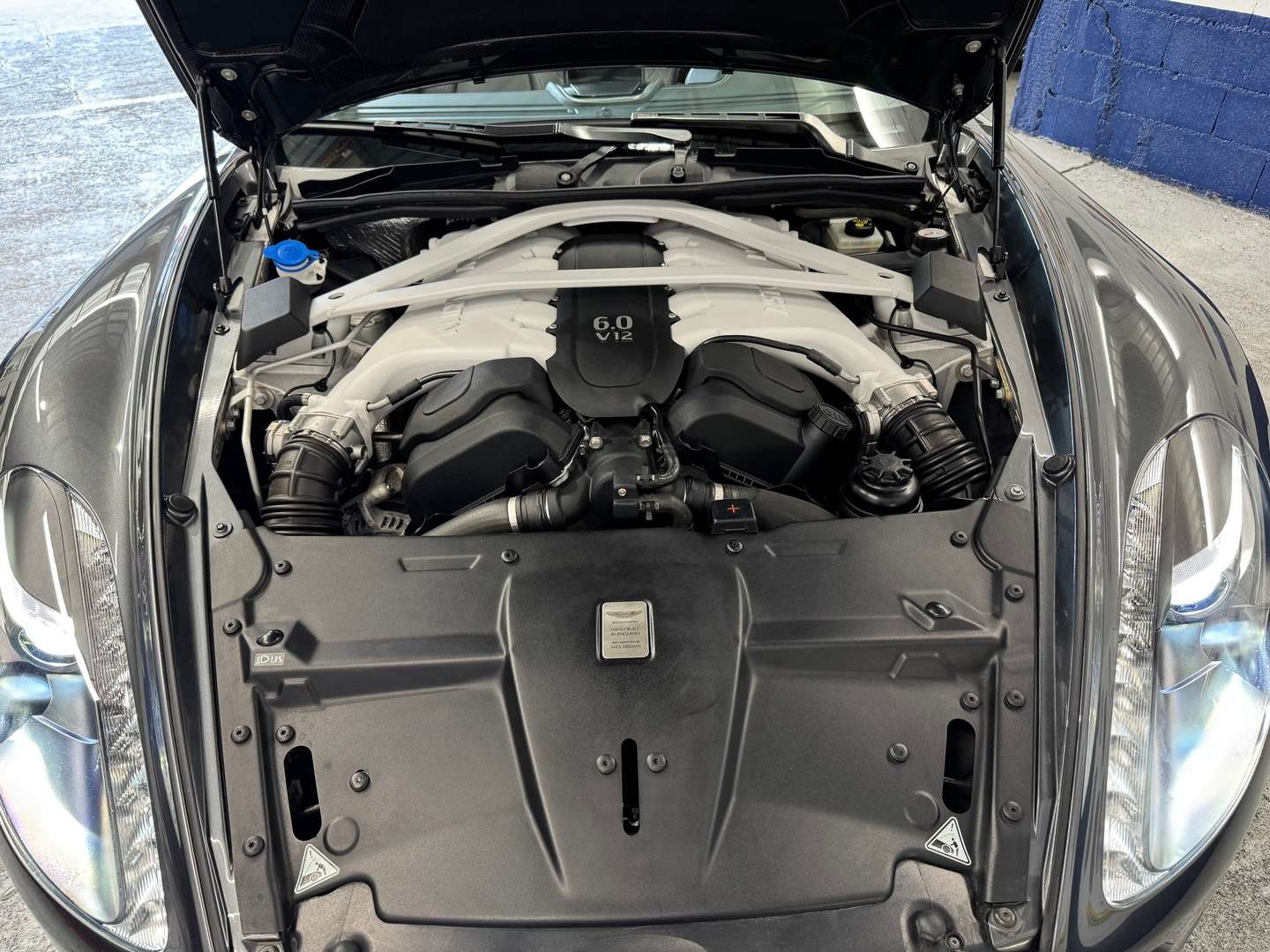 Aston Martin Vanquish Volante V12 Touchtronic 3 - 2017 - Joinsteer - #28