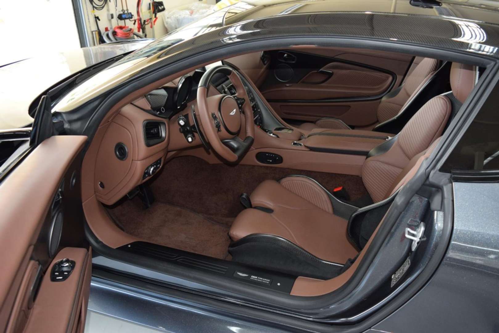 Aston Martin DBS 770 Ultimate CarbonPack - 2023 - Joinsteer - #2