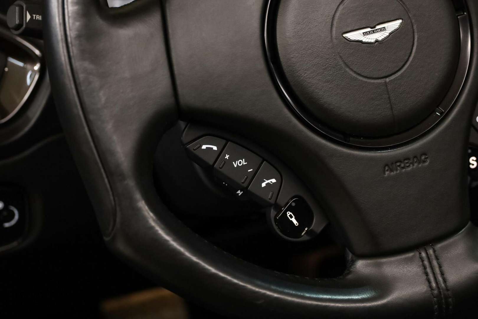 Aston Martin Vanquish Volante 6.0 V12 CarbonBlack - 2015 - Joinsteer - #43