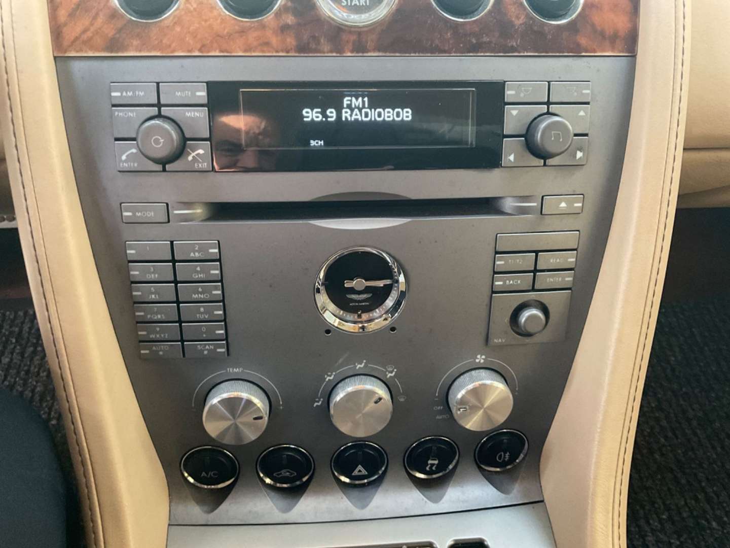 Aston Martin DB9 Volante 5.9 Touchtronic - 2008 - Joinsteer - #16