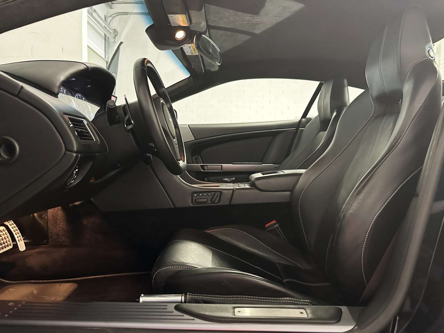 Aston Martin DB9 Coupe V12 6.0 Touchtronic - 2007 - Joinsteer - #3