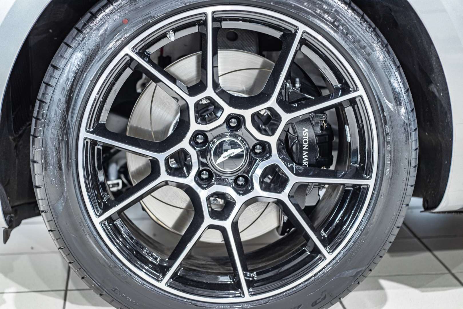 Aston Martin DBX 4.0 V8 Sportabgas - 2020 - Joinsteer - #11