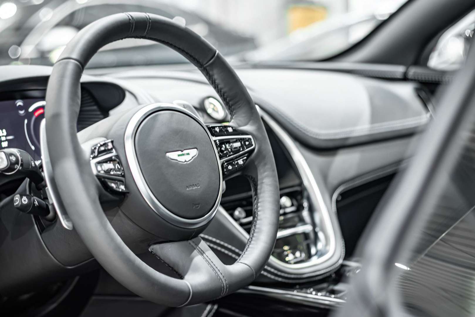 Aston Martin DBX 4.0 V8 Sportabgas - 2020 - Joinsteer - #13