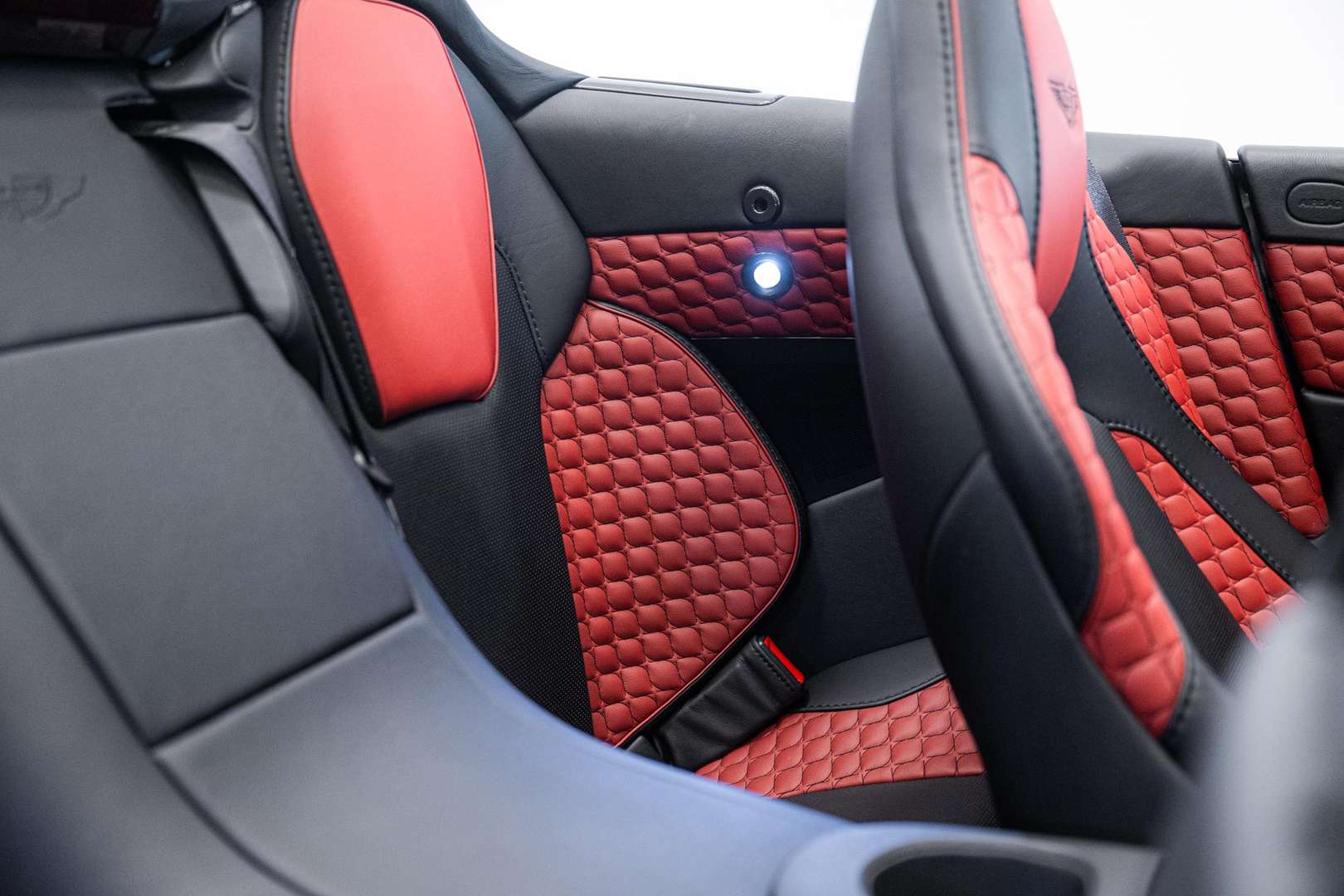 Aston Martin Vanquish Volante - 2015 - Joinsteer - #24