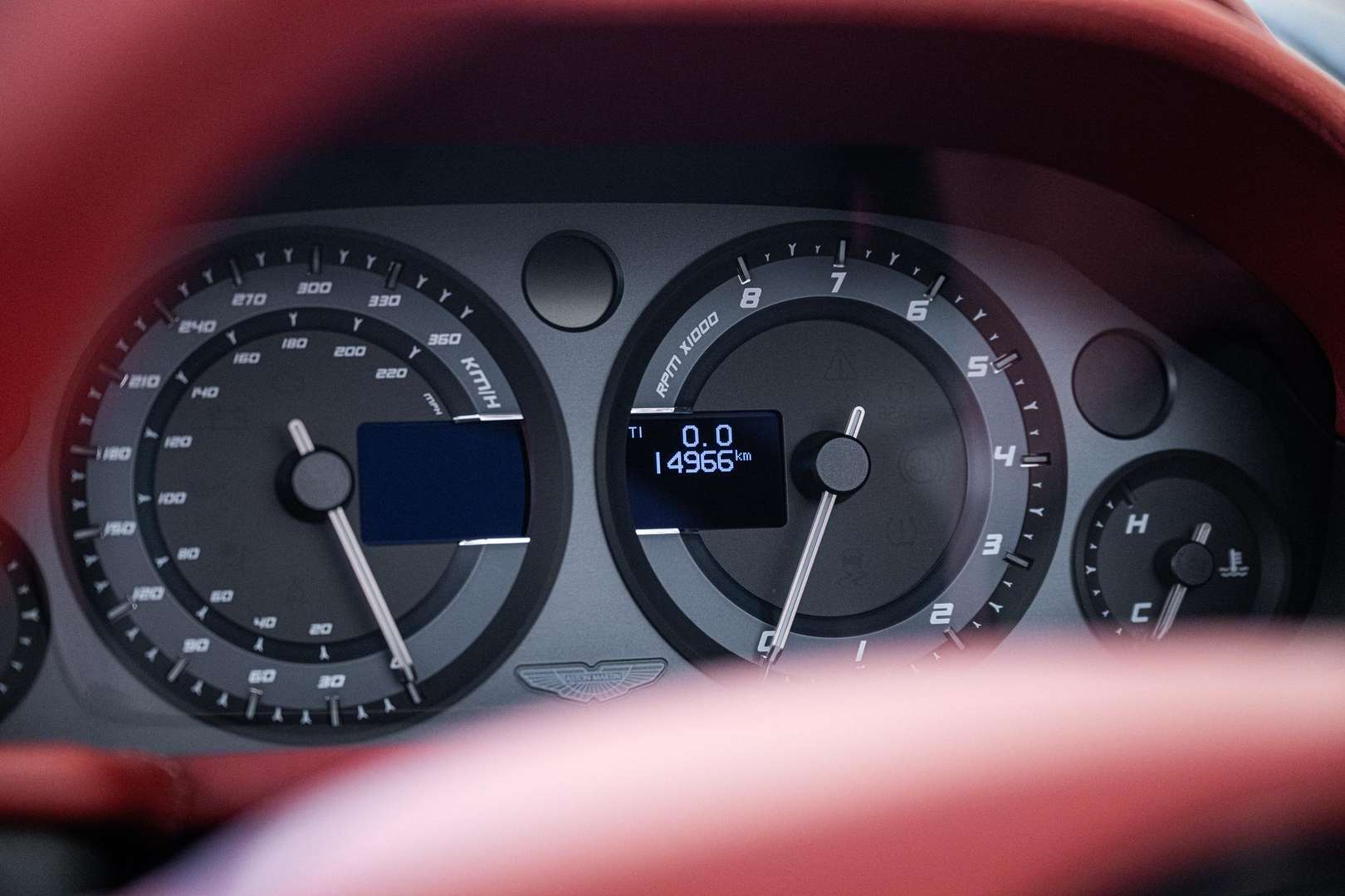 Aston Martin Vanquish Volante - 2015 - Joinsteer - #25