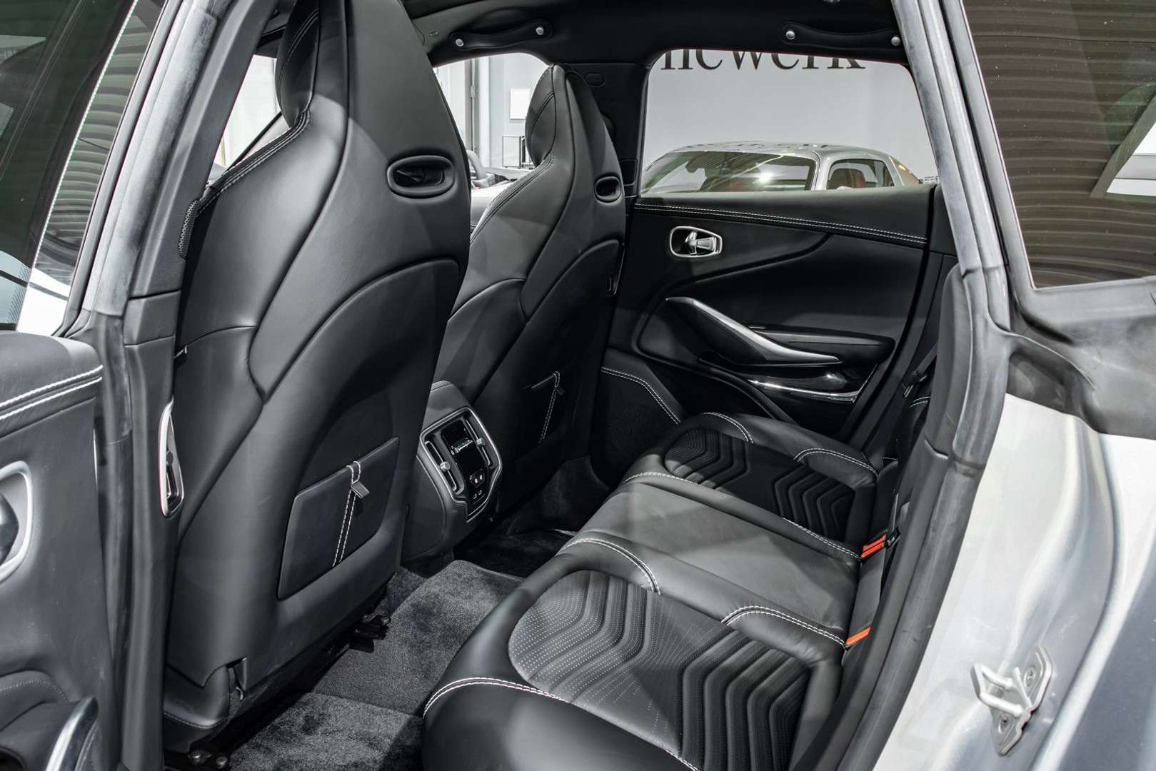 Aston Martin DBX 4.0 V8 Sportabgas - 2020 - Joinsteer - #28