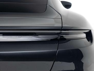 Porsche Taycan 4S — photo 18