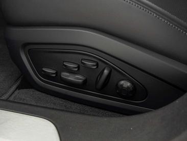 Porsche Taycan 4S — photo 22