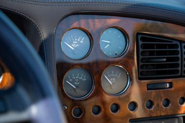 Aston Martin V8 Volante — photo 29