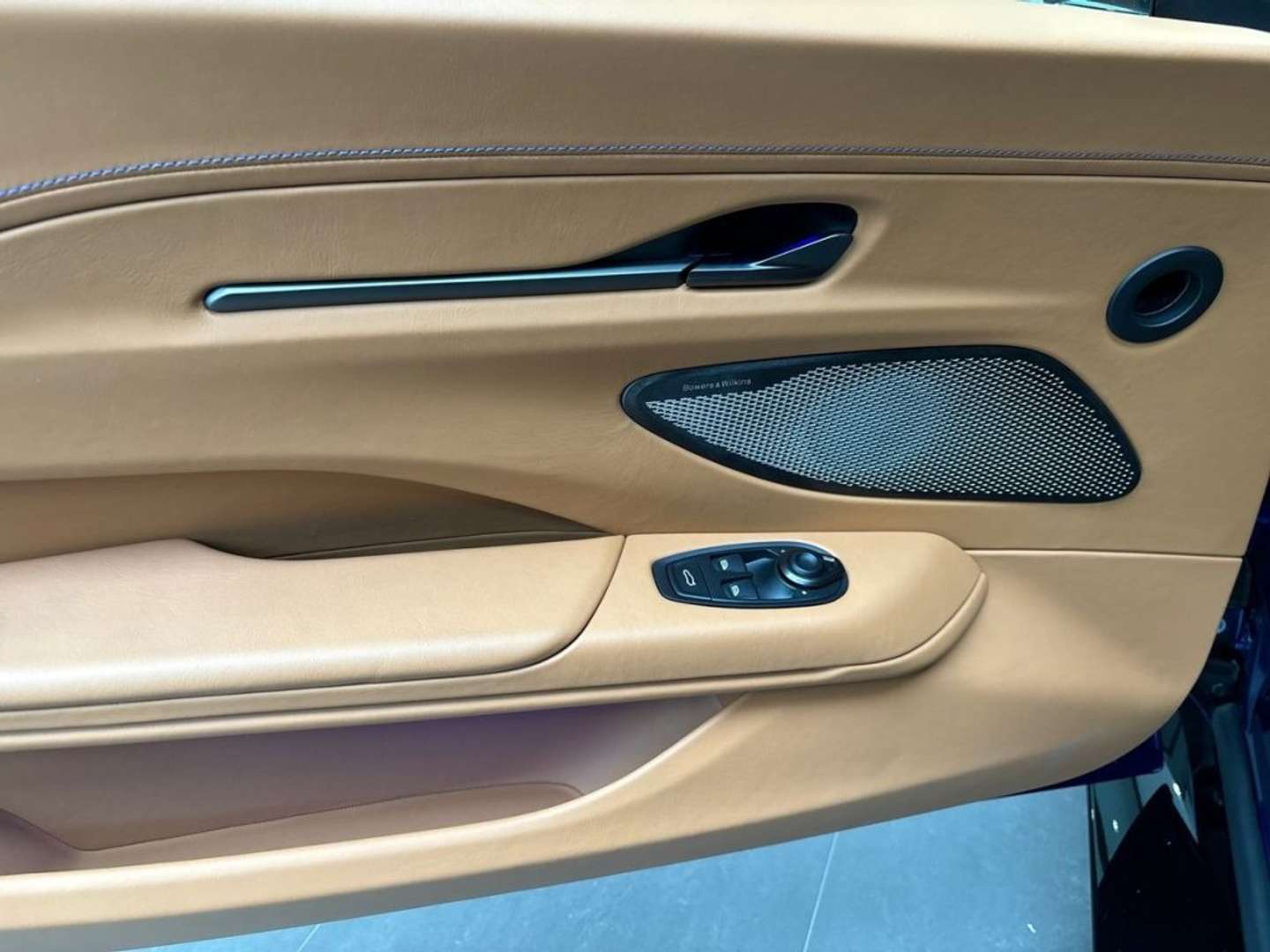 Aston Martin Vantage Coupe 4.0 V8 - 2025 - Joinsteer - #10