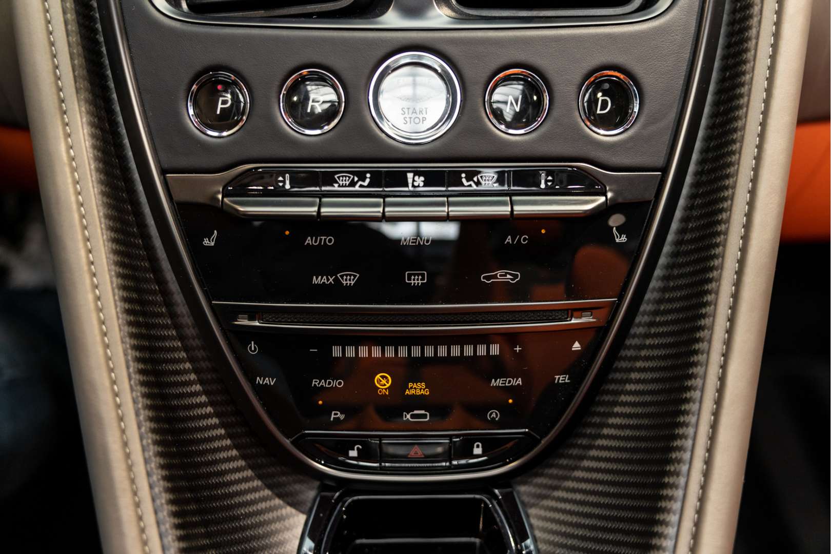 Aston Martin DBS Volante 770 Ultimate - 2024 - Joinsteer - #37