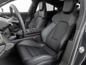 Porsche Taycan 4S — photo 40