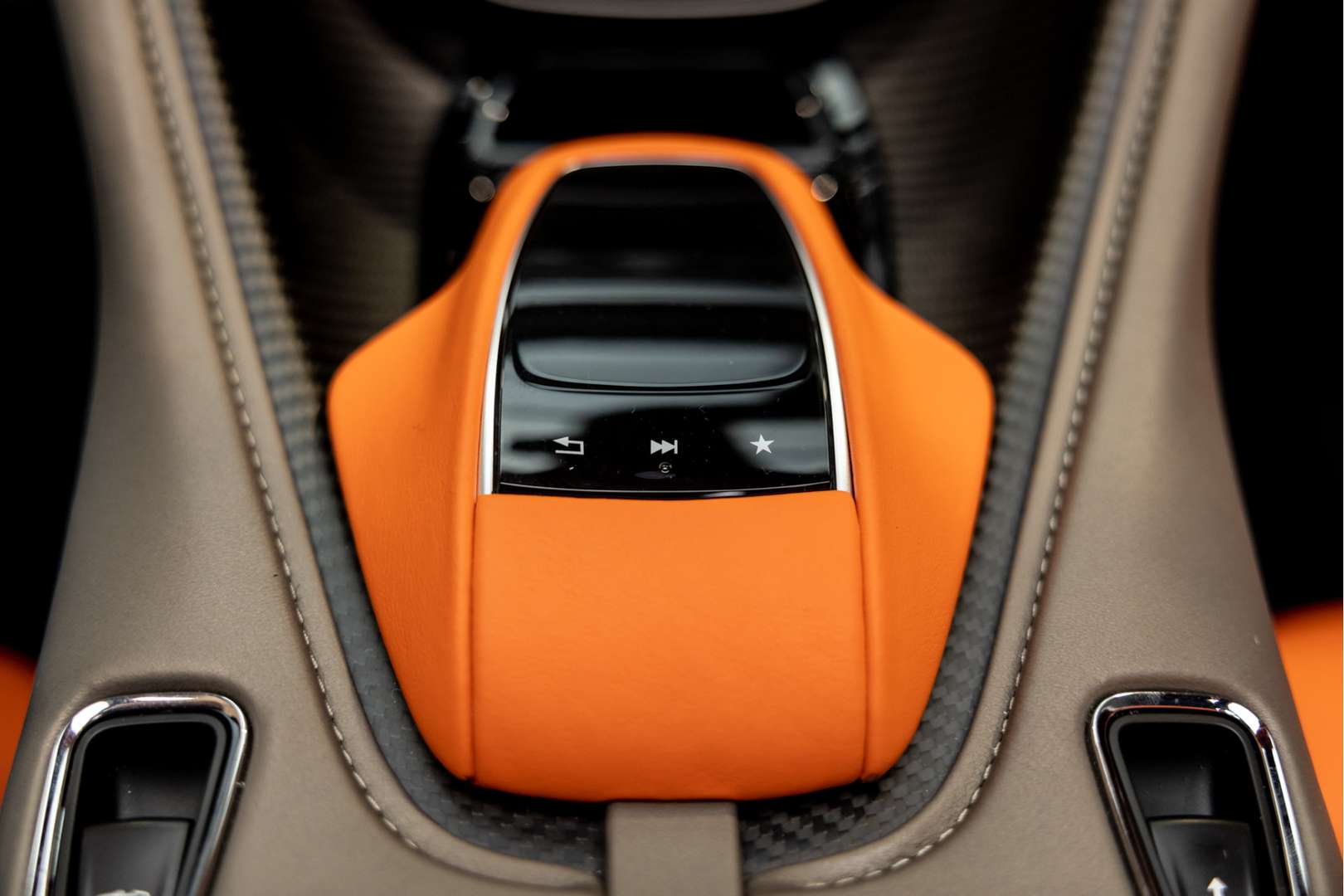 Aston Martin DBS Volante 770 Ultimate - 2024 - Joinsteer - #47