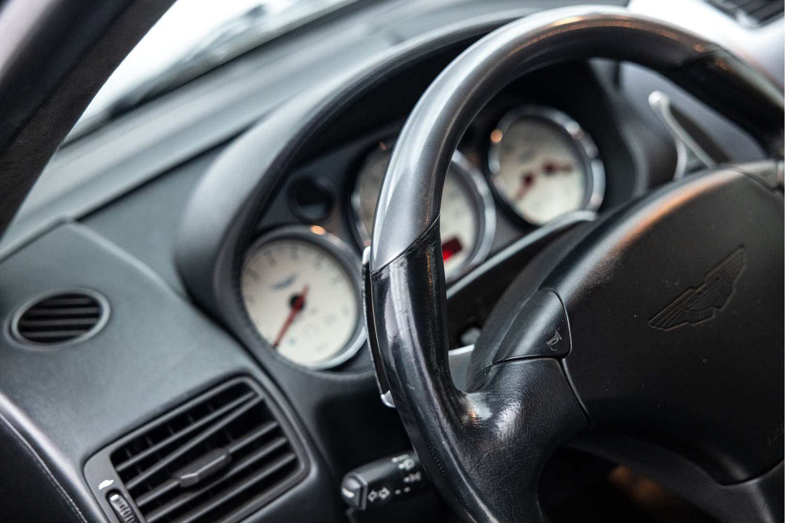 Aston Martin Vanquish V12 5.9 - 2002 - Joinsteer - #17