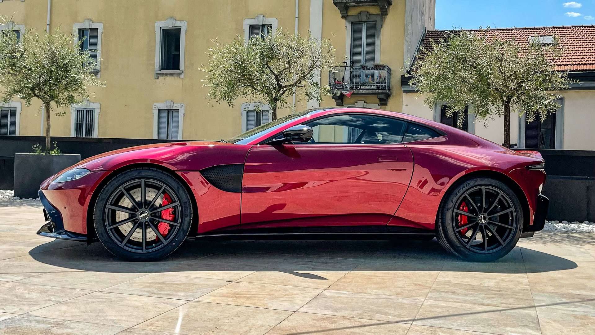 Aston Martin Vantage Coupe 4.0 V8 - 2019 - Joinsteer - #3