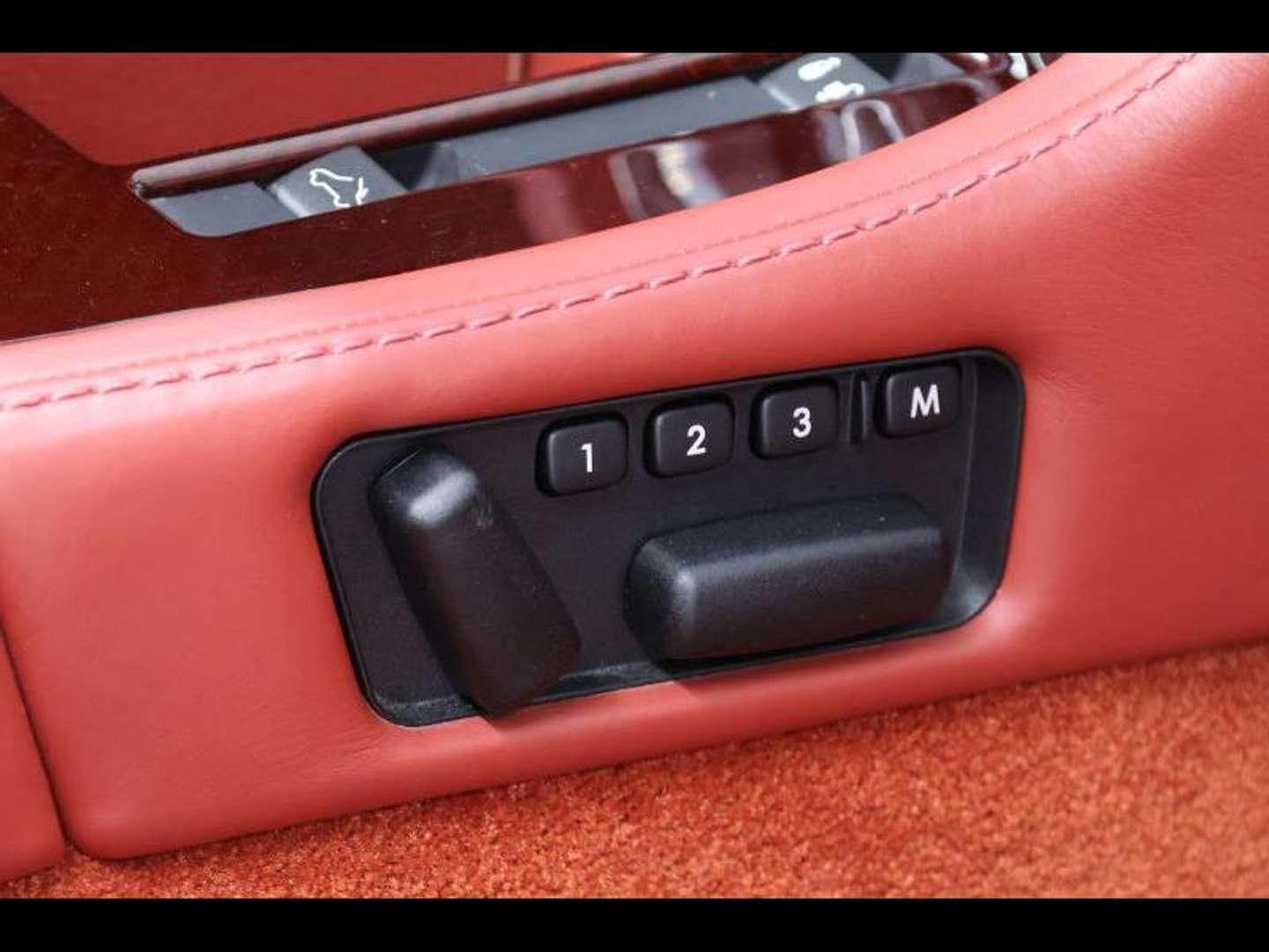 Aston Martin Vantage Roadster V12S Sportshift - 2015 - Joinsteer - #21