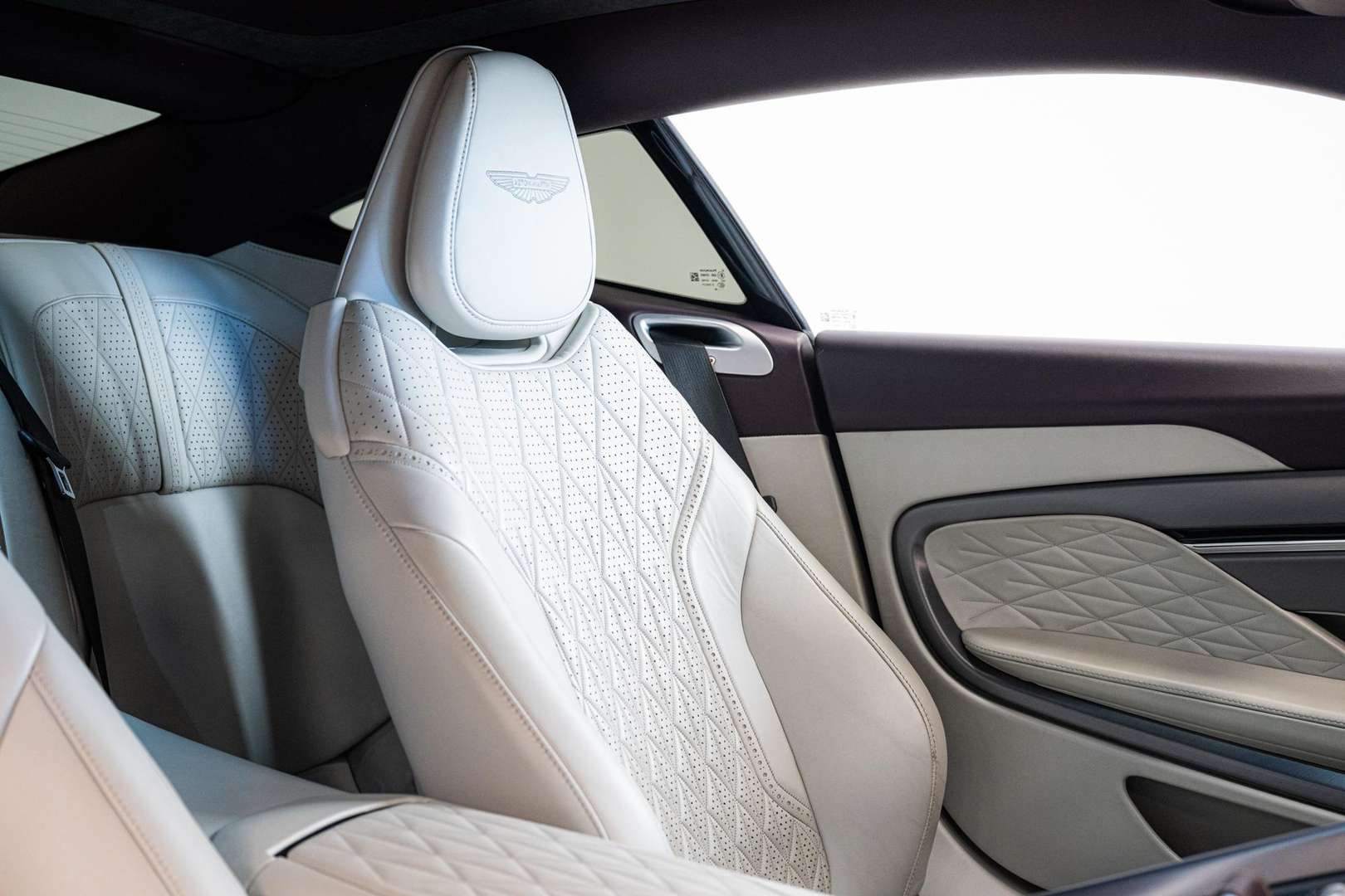 Aston Martin DB12 Coupé - 2023 - Joinsteer - #12