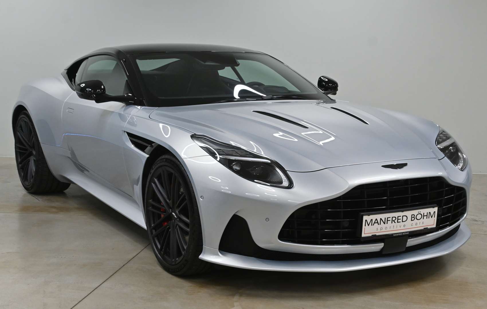 Aston Martin DB12 Coupé - 2025 - Joinsteer - #2