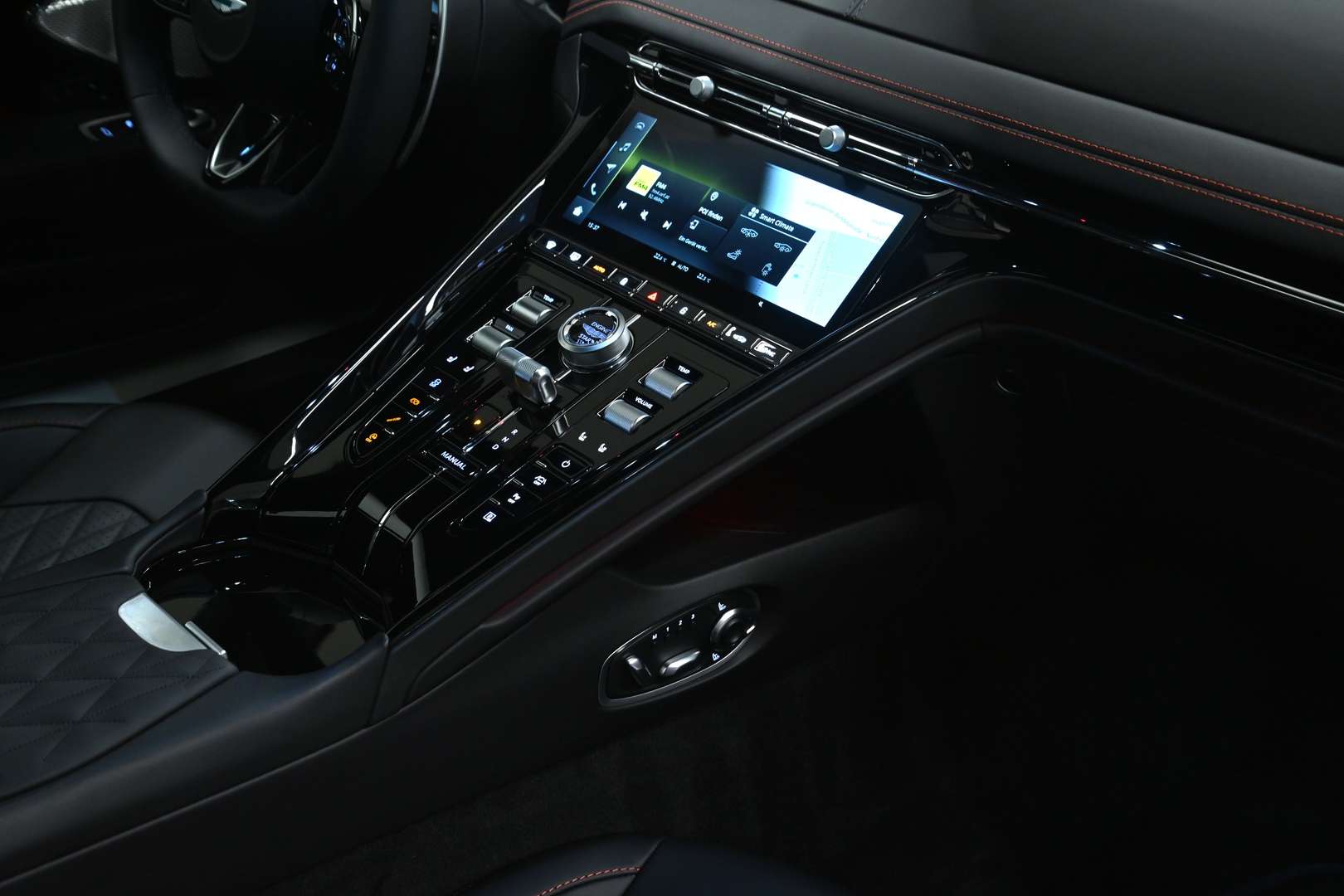 Aston Martin DB12 Coupé - 2025 - Joinsteer - #7