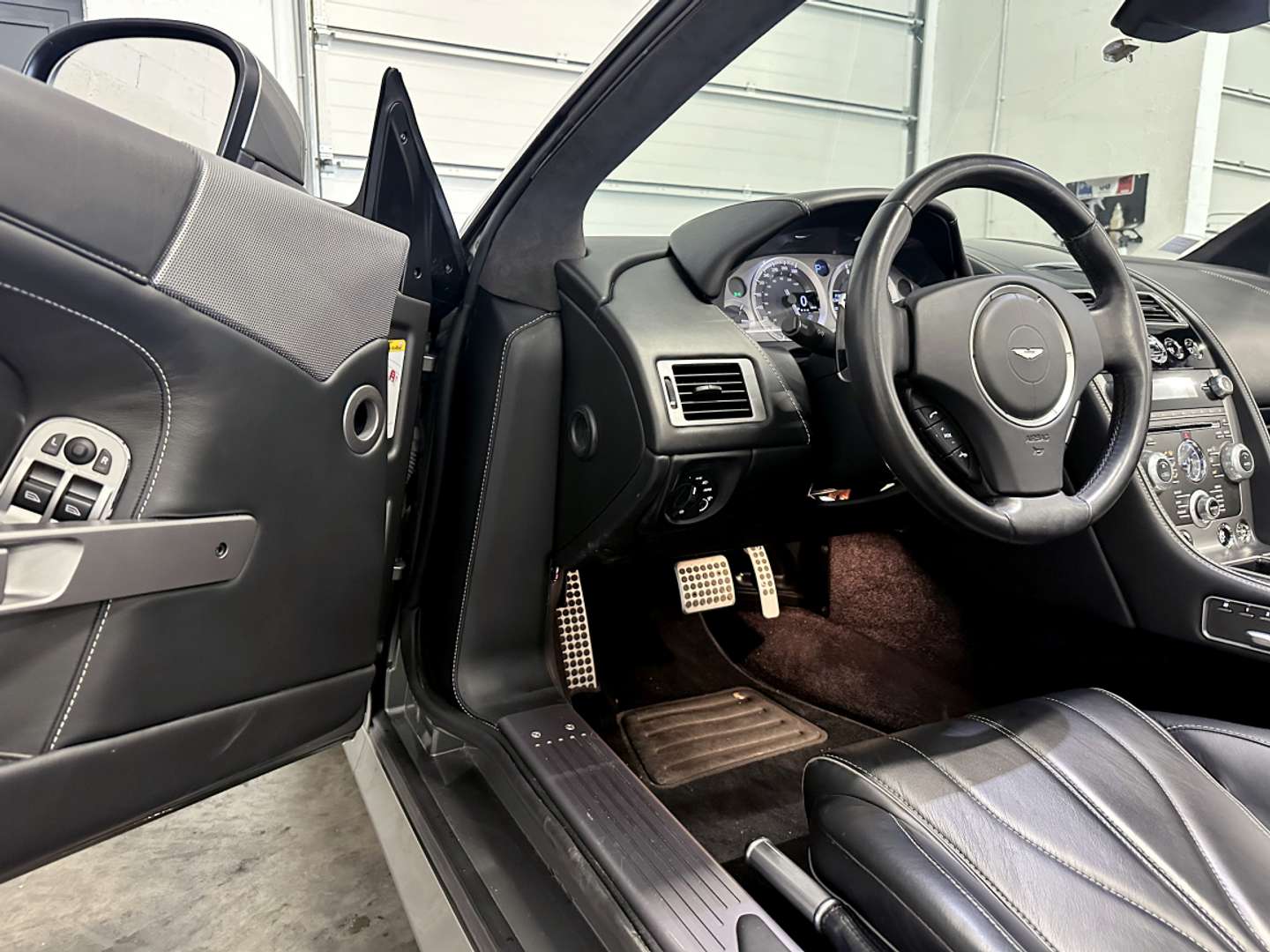 Aston Martin DB9 Volante V12 6.0 Touchtronic - 2014 - Joinsteer - #5