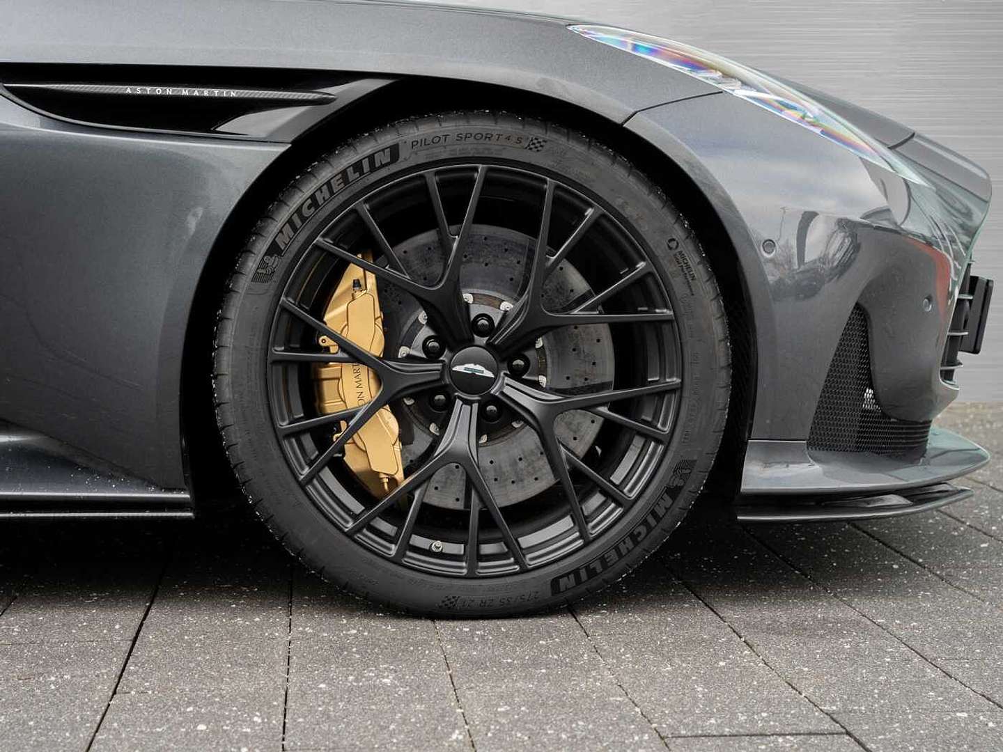 Aston Martin DB12 Coupé V8 Carbon Paket - 2024 - Joinsteer - #4