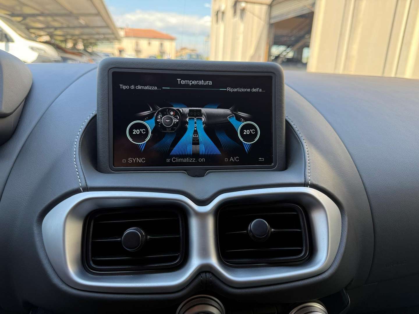 Aston Martin Vantage Coupe 4.0 V8 - 2018 - Joinsteer - #6