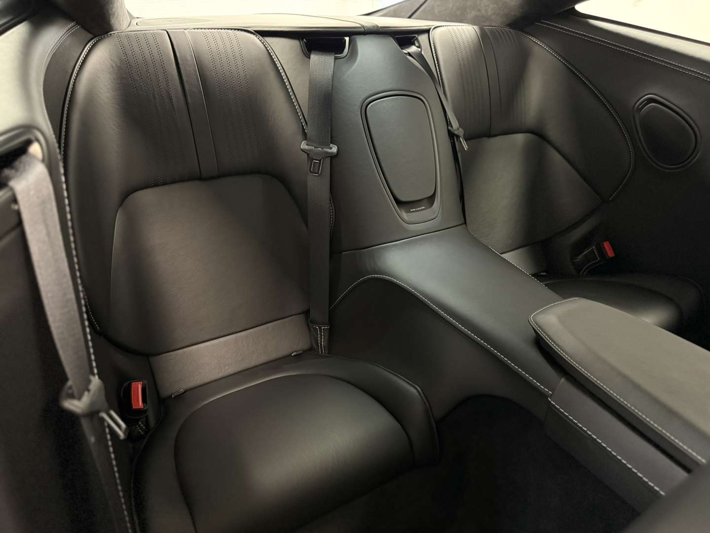 Aston Martin DB11 4.0 V8 Skyfall-Silver - 2018 - Joinsteer - #14