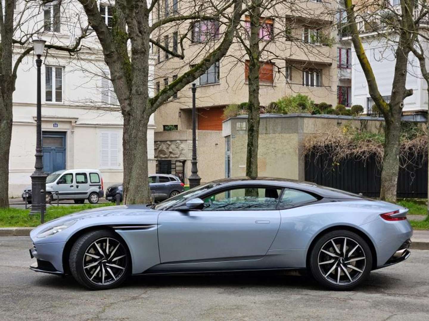 Aston Martin DB11 V8 4.0 510ch BVA8 - 2018 - Joinsteer - #4
