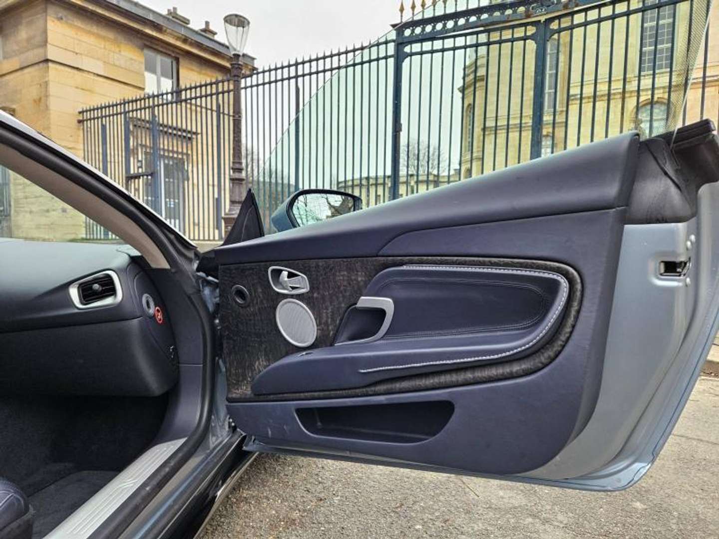 Aston Martin DB11 V8 4.0 510ch BVA8 - 2018 - Joinsteer - #17