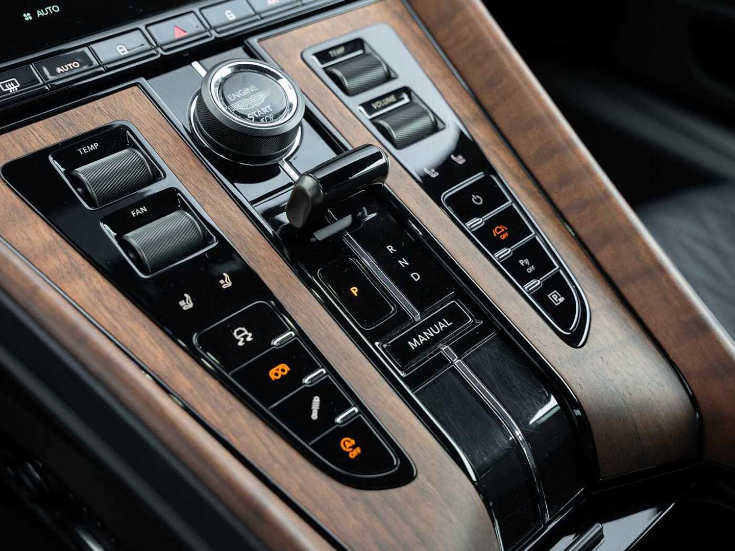 Aston Martin DB12 Coupé V8 Carbon Paket - 2024 - Joinsteer - #38