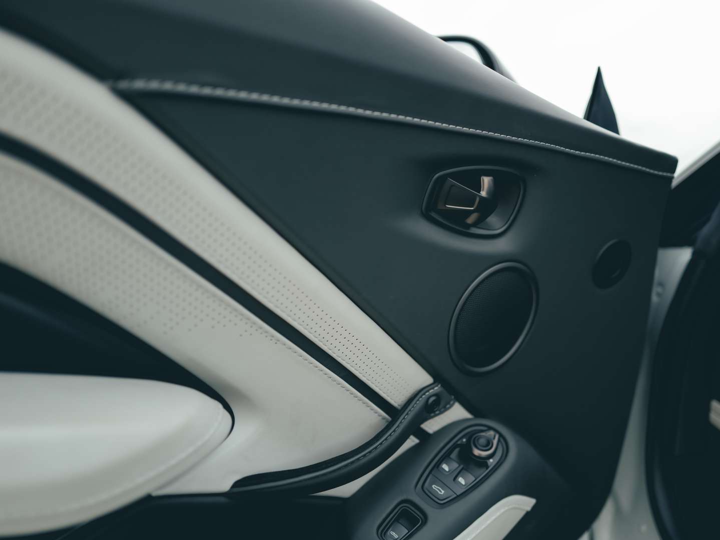 Aston Martin Vantage Roadster V12 - 2024 - Joinsteer - #22