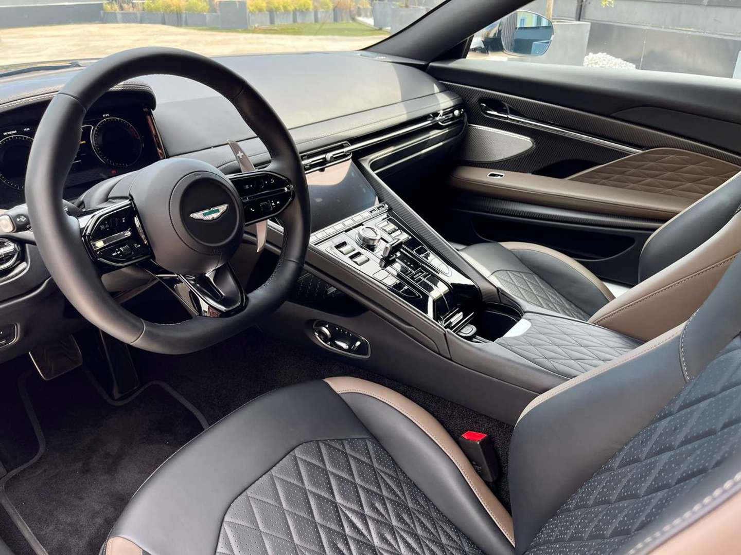 Aston Martin DB12 Coupé 4.0 V8 - 2024 - Joinsteer - #2