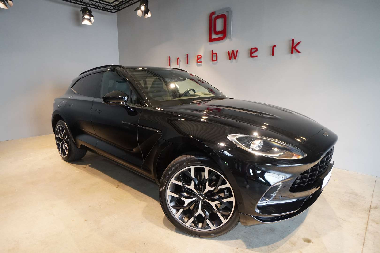 Aston Martin DBX V8 - 2022 - Joinsteer - #1