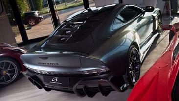 Aston Martin Valour — photo 40