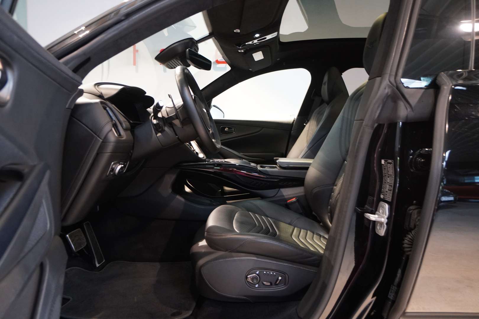 Aston Martin DBX V8 - 2022 - Joinsteer - #5