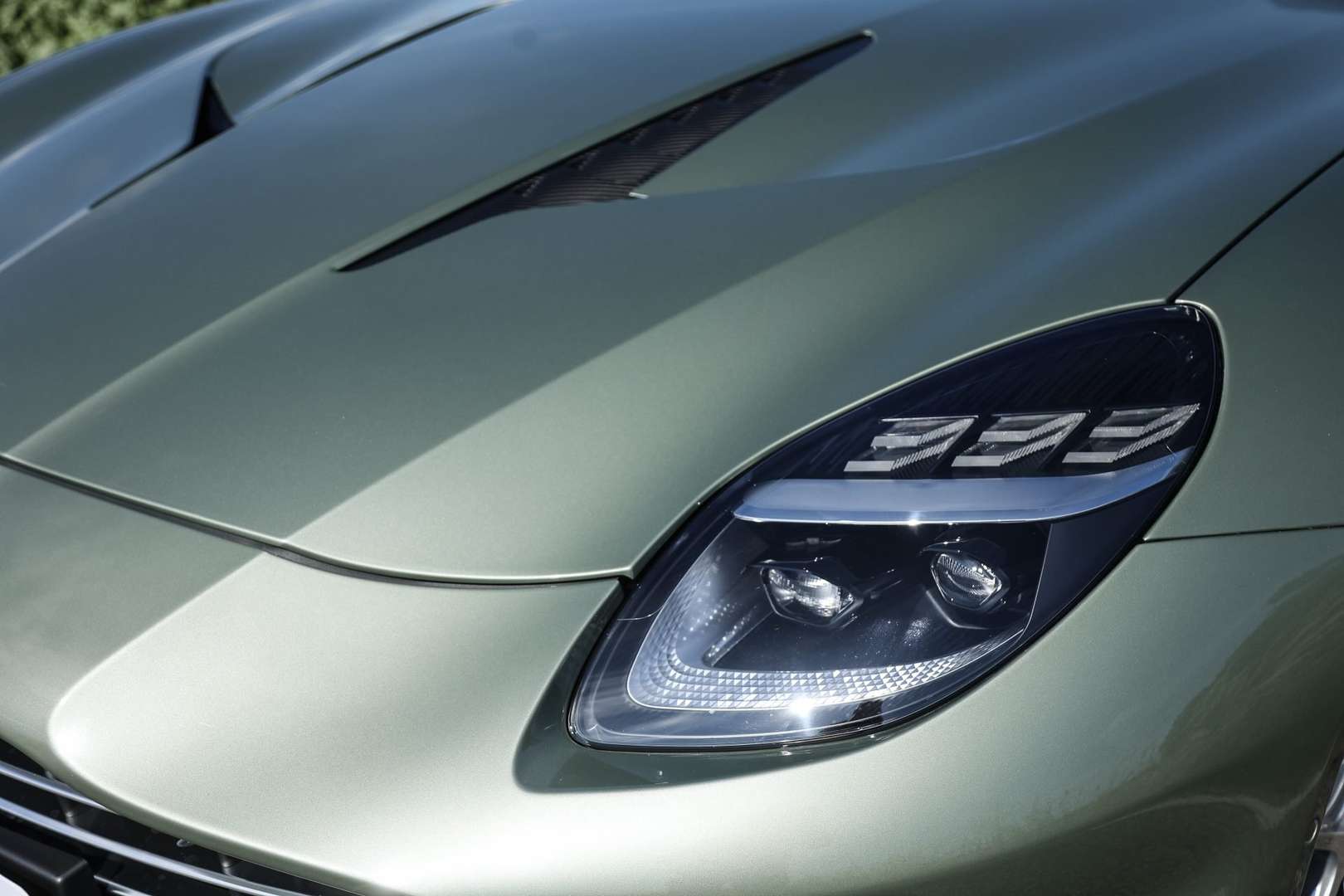 Aston Martin Vanquish 5.2 V12 - 2025 - Joinsteer - #6