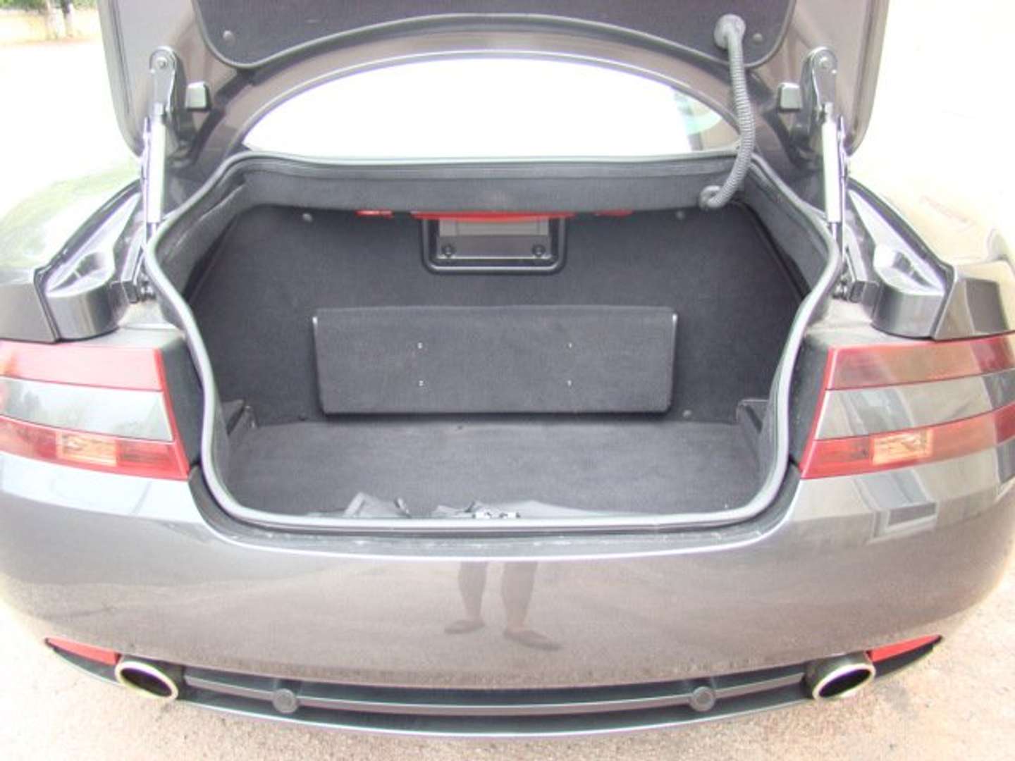 Aston Martin DB9 Coupe Touchtronic A - 2004 - Joinsteer - #17