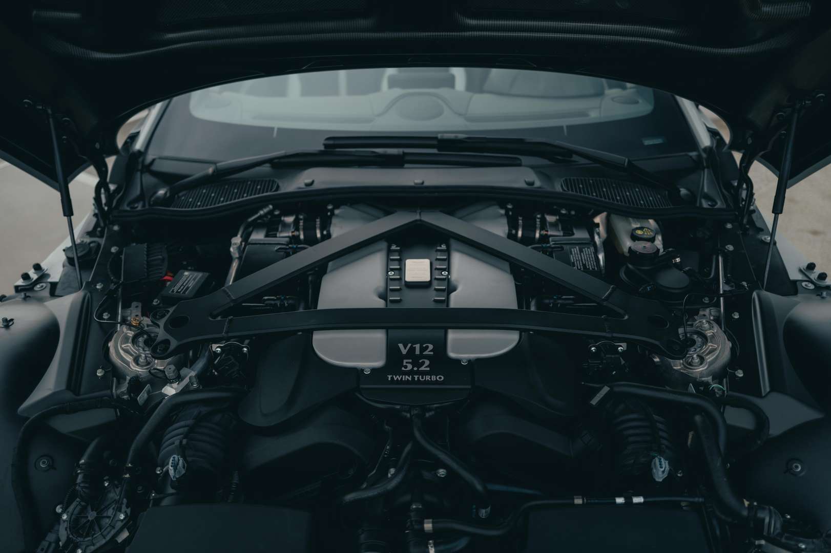 Aston Martin Vantage Roadster V12 - 2024 - Joinsteer - #33