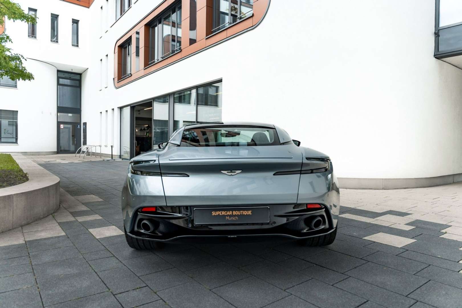 Aston Martin DB11 5.2 V12 AMR-PACK - 2018 - Joinsteer - #4