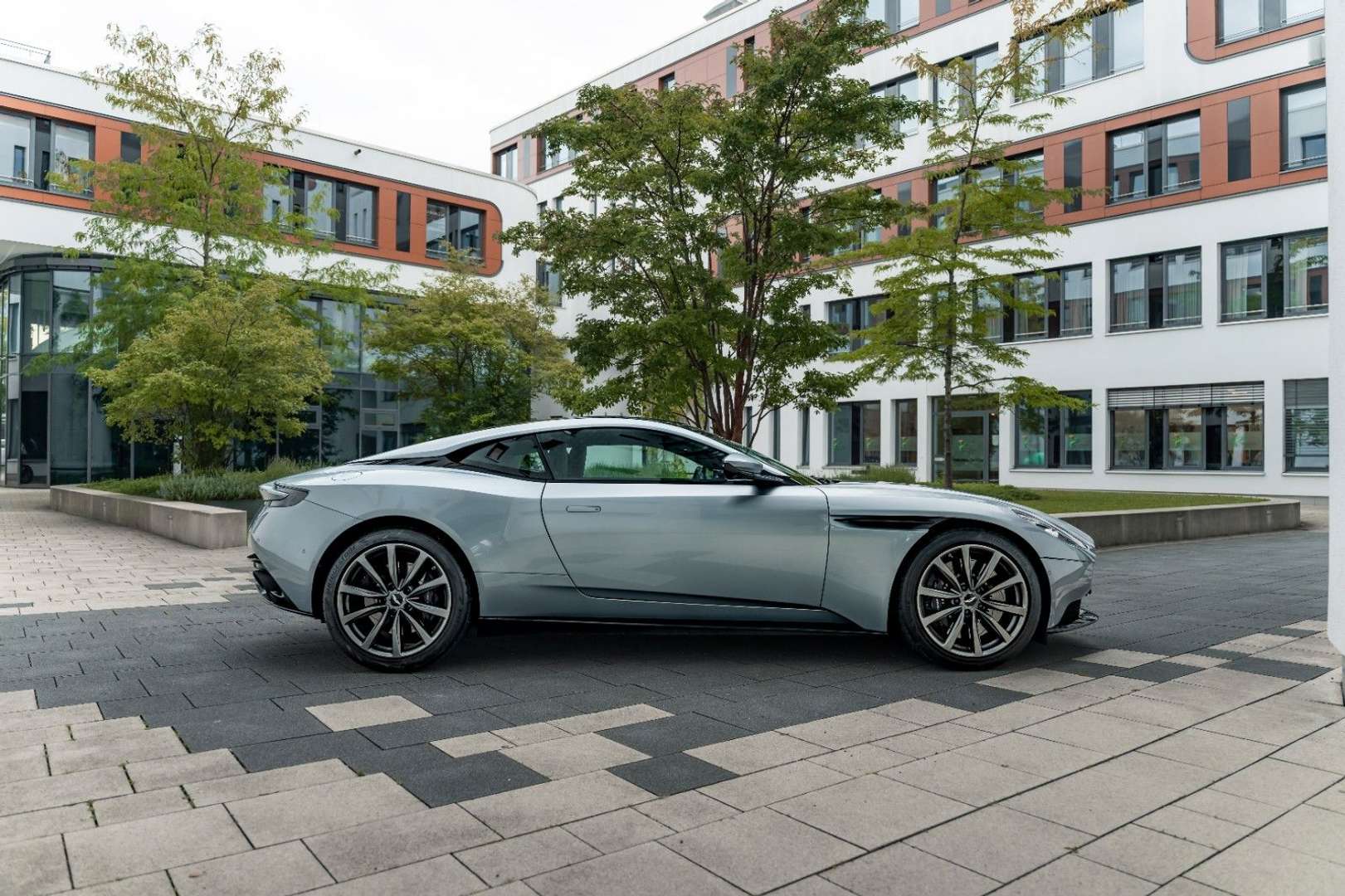 Aston Martin DB11 5.2 V12 AMR-PACK - 2018 - Joinsteer - #6