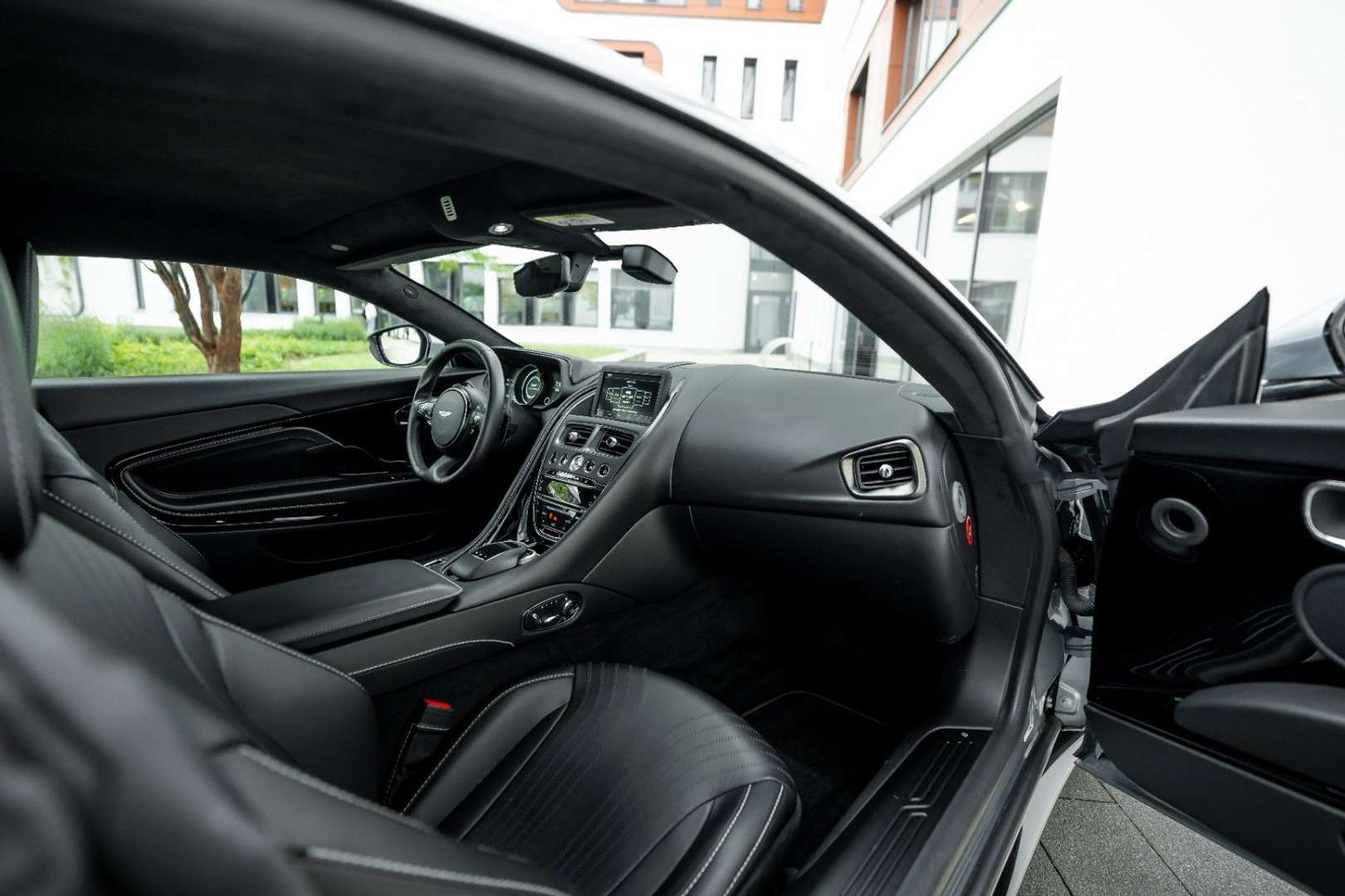 Aston Martin DB11 5.2 V12 AMR-PACK - 2018 - Joinsteer - #10